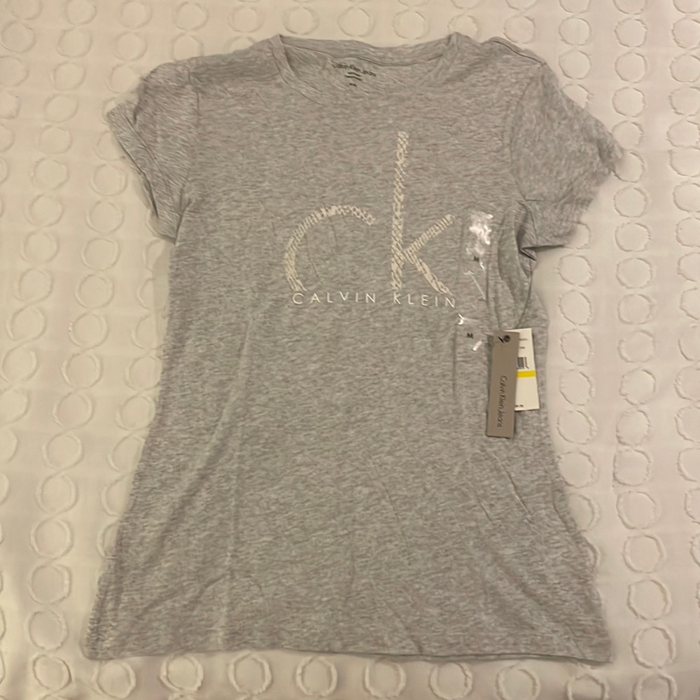 NWT!!! Grey tee